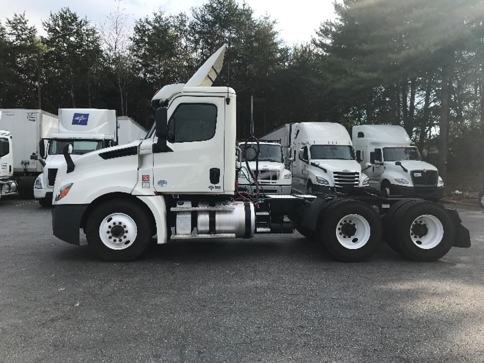 2019 Freightliner T12664ST Day Cab Tractor