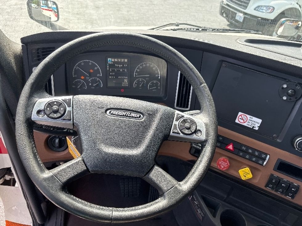 Day Cab Tractor-Heavy Duty Tractors-Freightliner-2019-T12664ST-Conover-NC-452,174\n\t\tmiles-$ 46,750 - Image 11