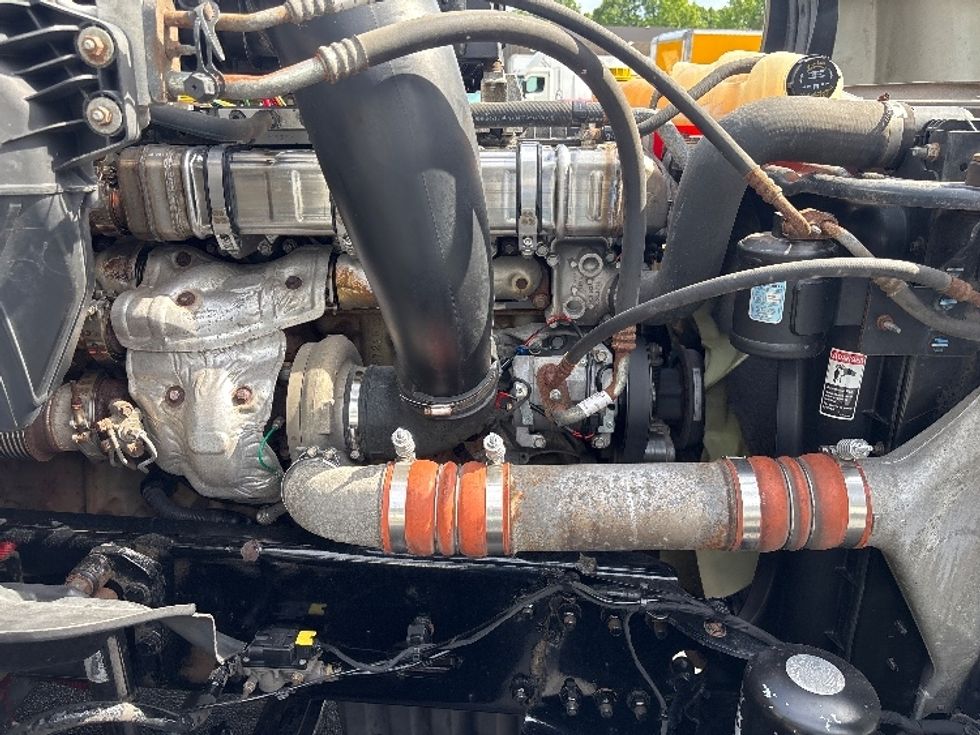 Day Cab Tractor-Heavy Duty Tractors-Freightliner-2019-T12664ST-Conover-NC-452,174\n\t\tmiles-$ 46,750 - Image 15