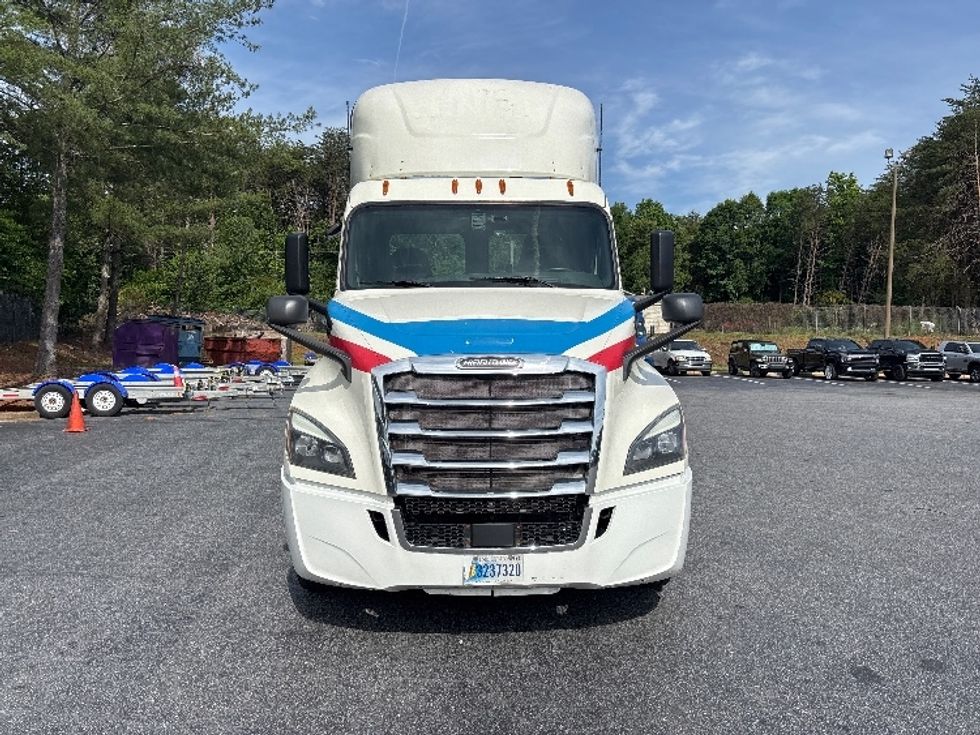 Day Cab Tractor-Heavy Duty Tractors-Freightliner-2019-T12664ST-Conover-NC-452,174\n\t\tmiles-$ 46,750 - Image 2