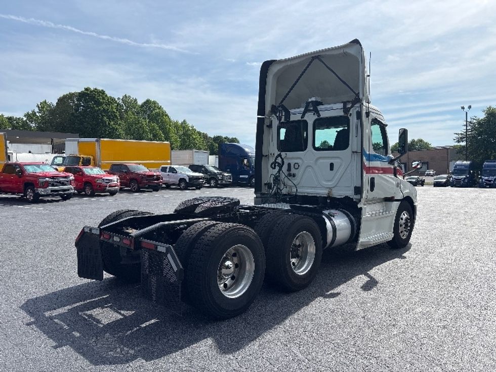 Day Cab Tractor-Heavy Duty Tractors-Freightliner-2019-T12664ST-Conover-NC-452,174\n\t\tmiles-$ 46,750 - Image 7