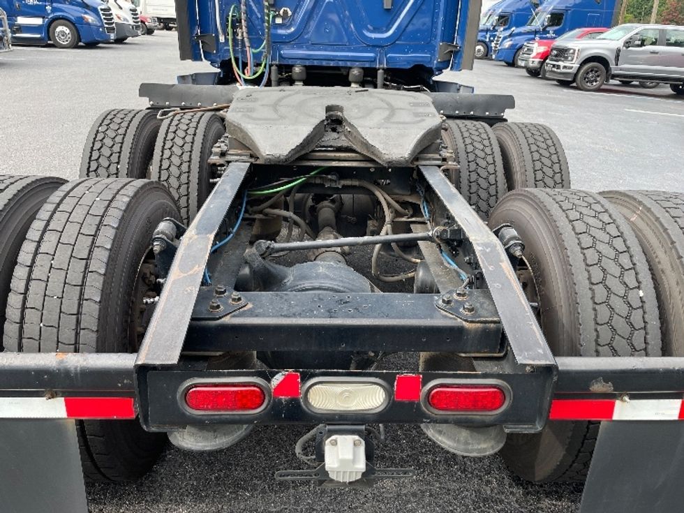 Day Cab Tractor-Heavy Duty Tractors-Freightliner-2019-T12664ST-Conover-NC-534,704\n\t\tmiles-$ 39,750 - Image 6