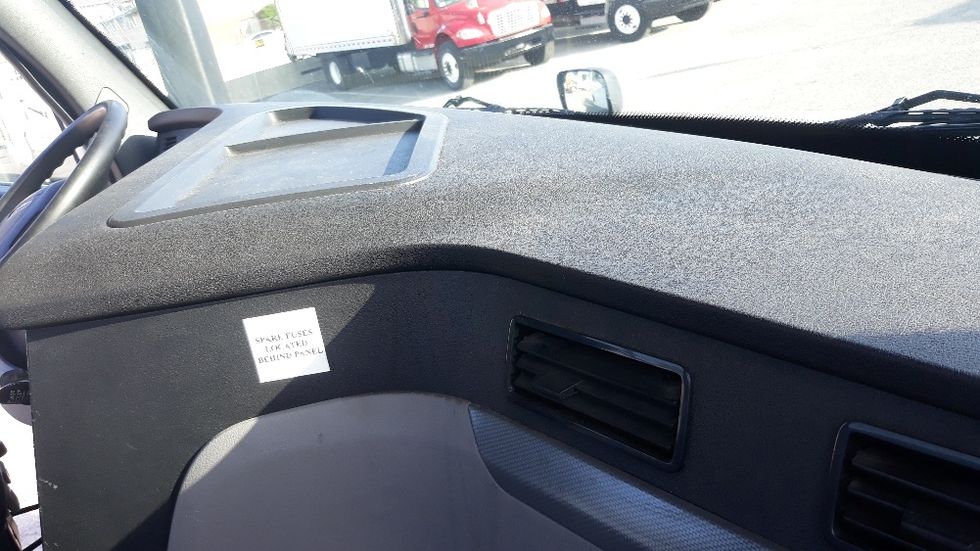 Day Cab Tractor-Heavy Duty Tractors-Freightliner-2019-T12664ST-Corona-CA-218,367\n\t\tmiles-$ 53,000 - Image 13