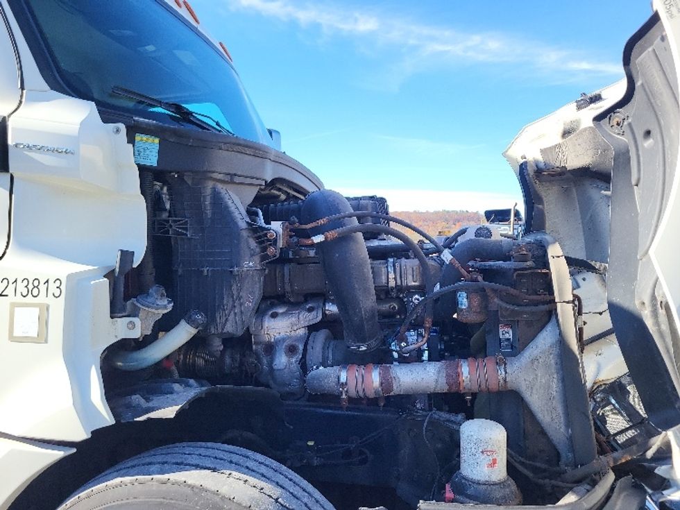 Day Cab Tractor-Heavy Duty Tractors-Freightliner-2019-T12664ST-Coxsackie-NY-385,037\n\t\tmiles-$ 52,500 - Image 15