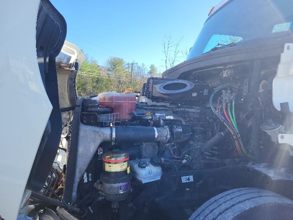 Day Cab Tractor-Heavy Duty Tractors-Freightliner-2019-T12664ST-Coxsackie-NY-385,037\n\t\tmiles-$ 52,500 - Image 16