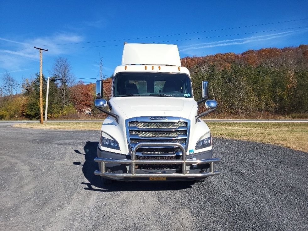 Day Cab Tractor-Heavy Duty Tractors-Freightliner-2019-T12664ST-Coxsackie-NY-385,037\n\t\tmiles-$ 52,500 - Image 2