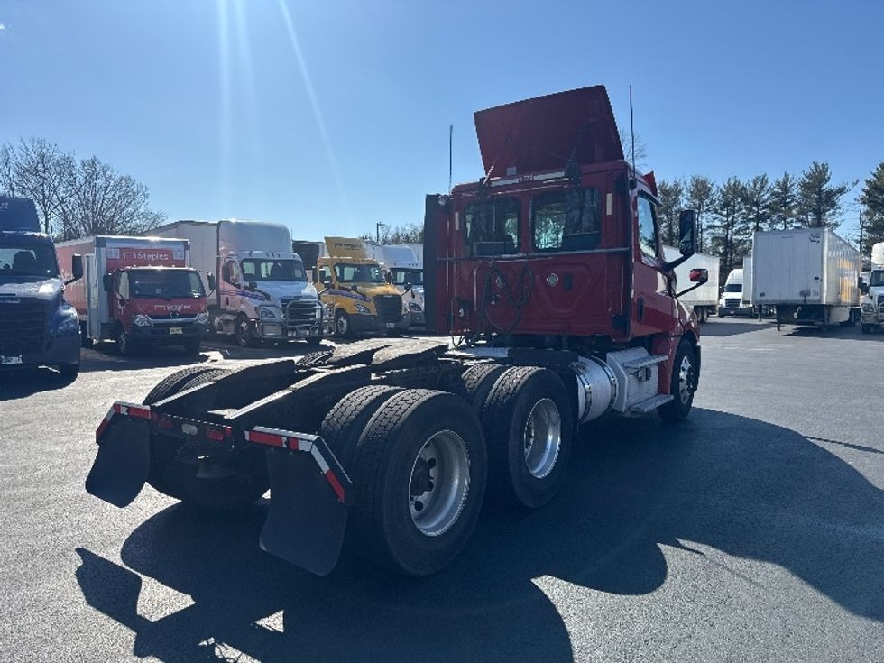 Day Cab Tractor-Heavy Duty Tractors-Freightliner-2019-T12664ST-Cranbury-NJ-250,136\n\t\tmiles-$ 52,750 - Image 7