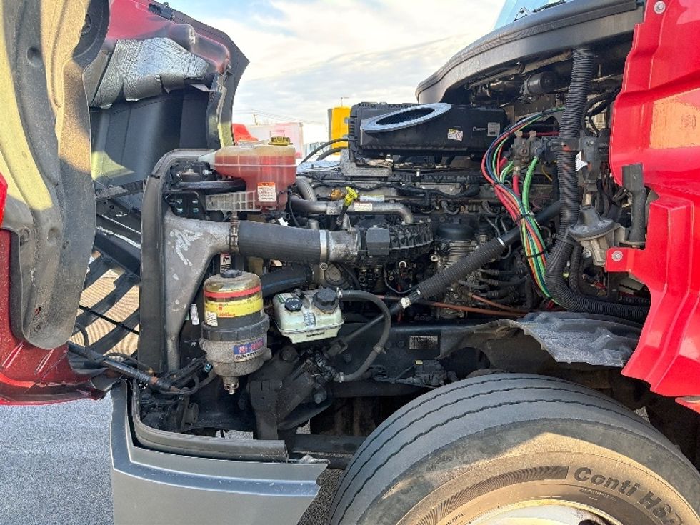 Day Cab Tractor-Heavy Duty Tractors-Freightliner-2019-T12664ST-Cranbury-NJ-336,012\n\t\tmiles-$ 45,500 - Image 16