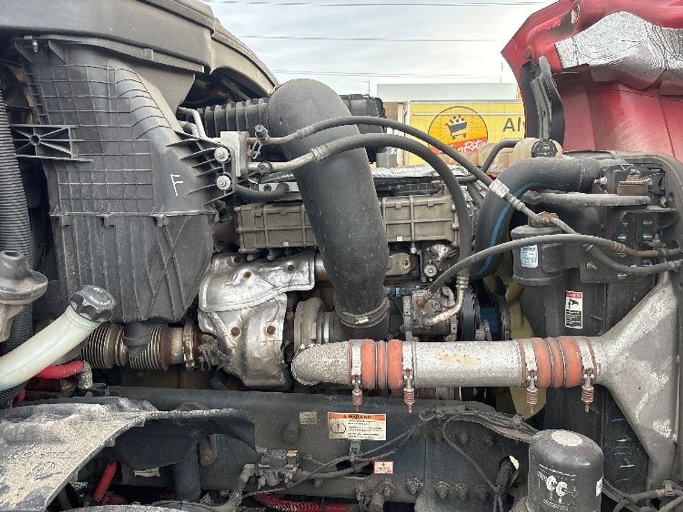 Day Cab Tractor-Heavy Duty Tractors-Freightliner-2019-T12664ST-Cranbury-NJ-414,439\n\t\tmiles-$ 42,250 - Image 15