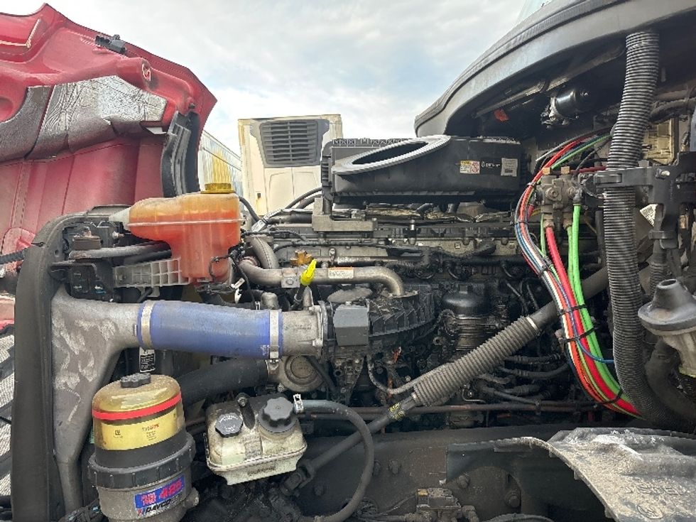Day Cab Tractor-Heavy Duty Tractors-Freightliner-2019-T12664ST-Cranbury-NJ-414,439\n\t\tmiles-$ 42,250 - Image 16