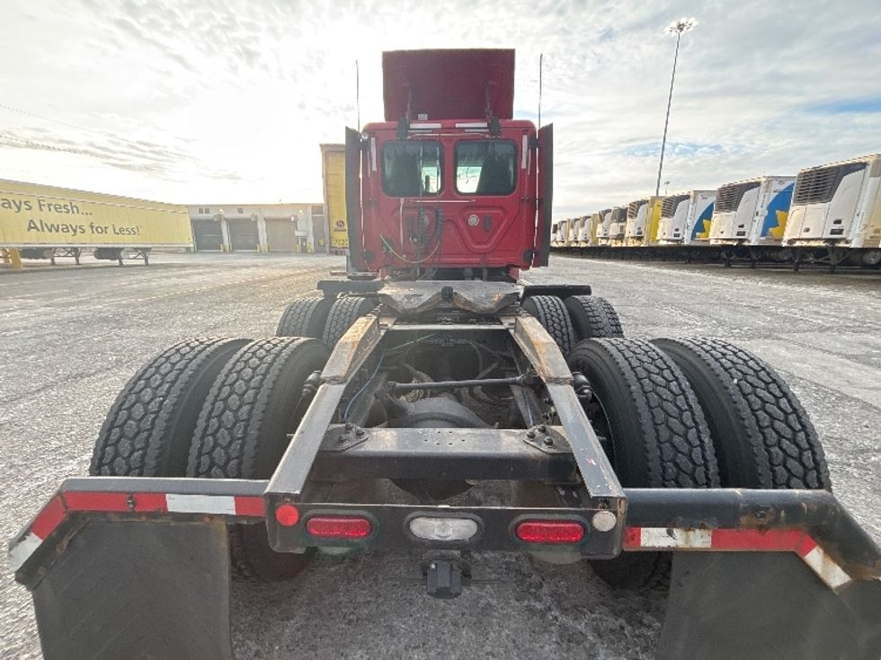 Day Cab Tractor-Heavy Duty Tractors-Freightliner-2019-T12664ST-Cranbury-NJ-414,439\n\t\tmiles-$ 42,250 - Image 6