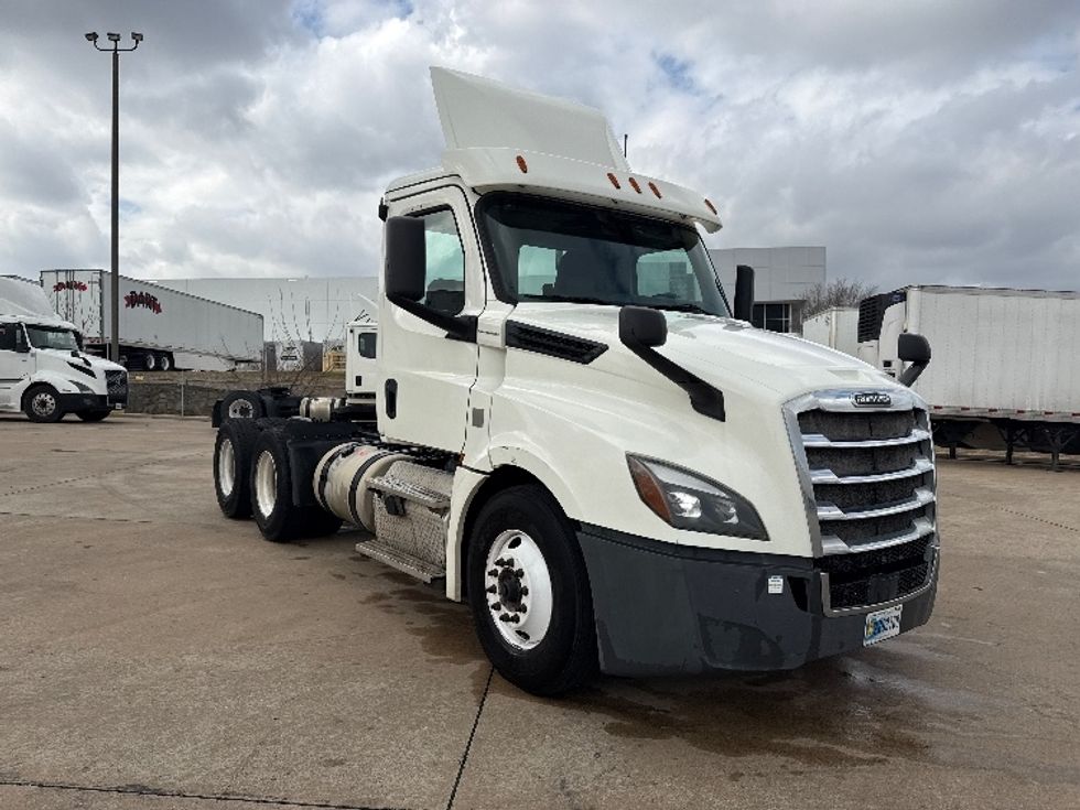 Day Cab Tractor-Heavy Duty Tractors-Freightliner-2019-T12664ST-Dallas-TX-259,799\n\t\tmiles-$ 54,500 - Image 1