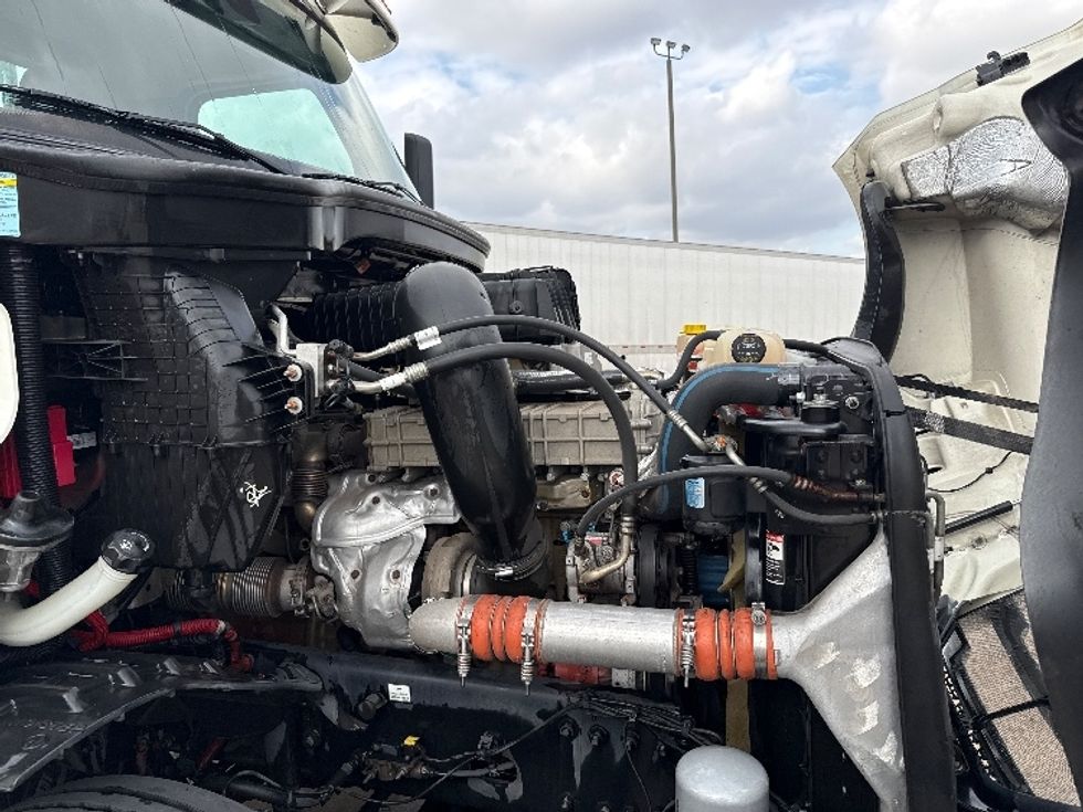 Day Cab Tractor-Heavy Duty Tractors-Freightliner-2019-T12664ST-Dallas-TX-259,799\n\t\tmiles-$ 54,500 - Image 15