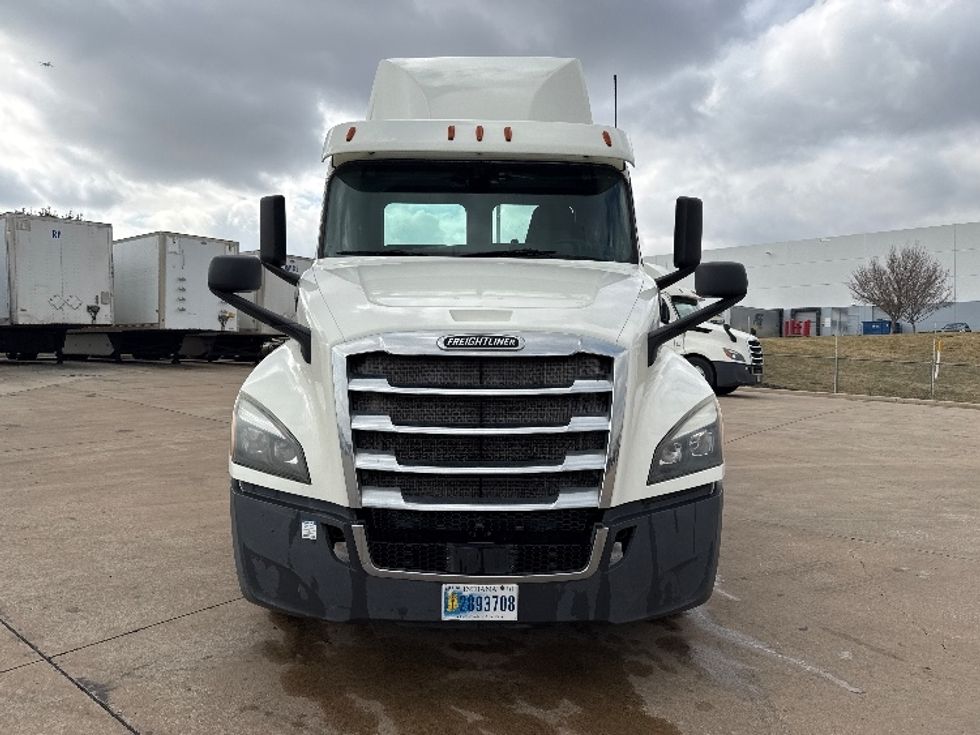 Day Cab Tractor-Heavy Duty Tractors-Freightliner-2019-T12664ST-Dallas-TX-259,799\n\t\tmiles-$ 54,500 - Image 2