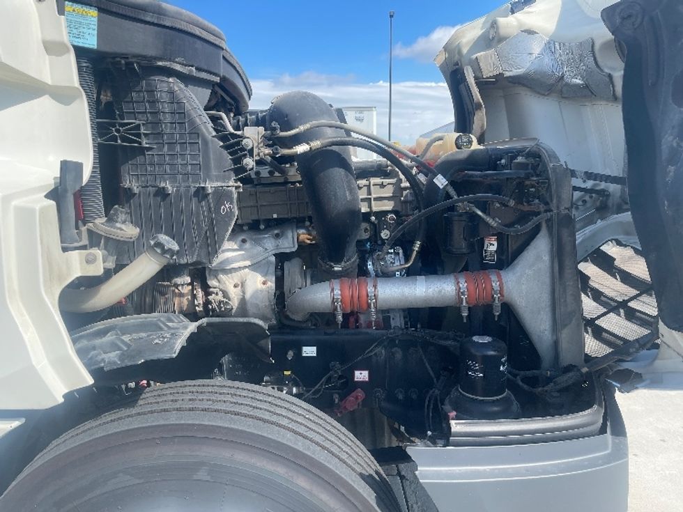 Day Cab Tractor-Heavy Duty Tractors-Freightliner-2019-T12664ST-Dallas-TX-312,783\n\t\tmiles-$ 52,000 - Image 14