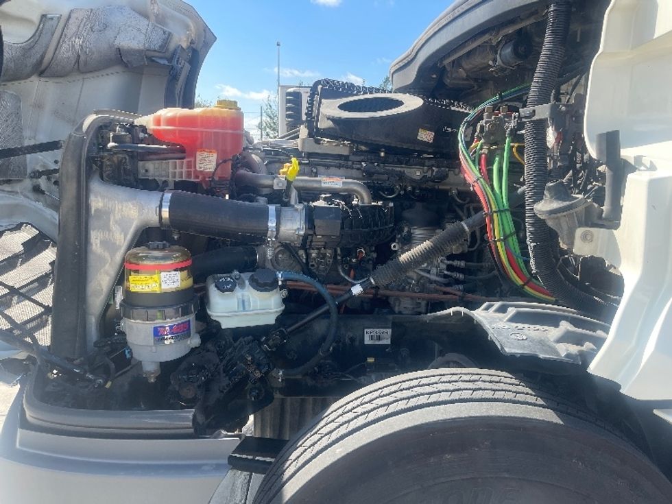 Day Cab Tractor-Heavy Duty Tractors-Freightliner-2019-T12664ST-Dallas-TX-312,783\n\t\tmiles-$ 52,000 - Image 15