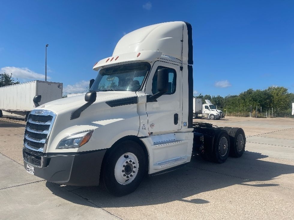 Day Cab Tractor-Heavy Duty Tractors-Freightliner-2019-T12664ST-Dallas-TX-312,783\n\t\tmiles-$ 52,000 - Image 3
