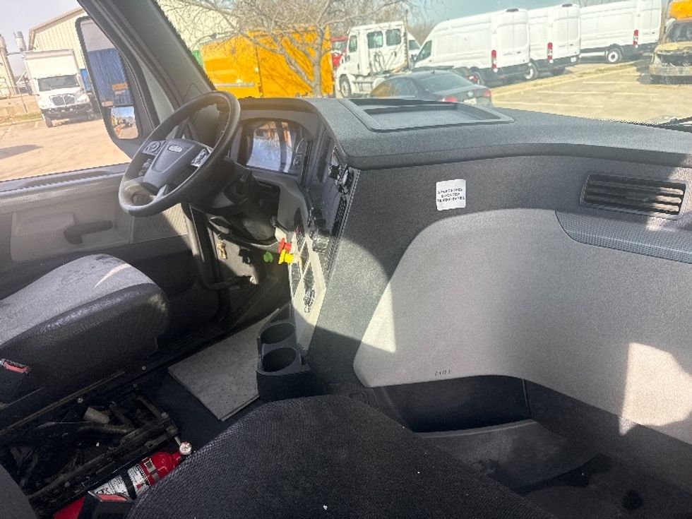 Day Cab Tractor-Heavy Duty Tractors-Freightliner-2019-T12664ST-Dallas-TX-528,078\n\t\tmiles-$ 38,500 - Image 14