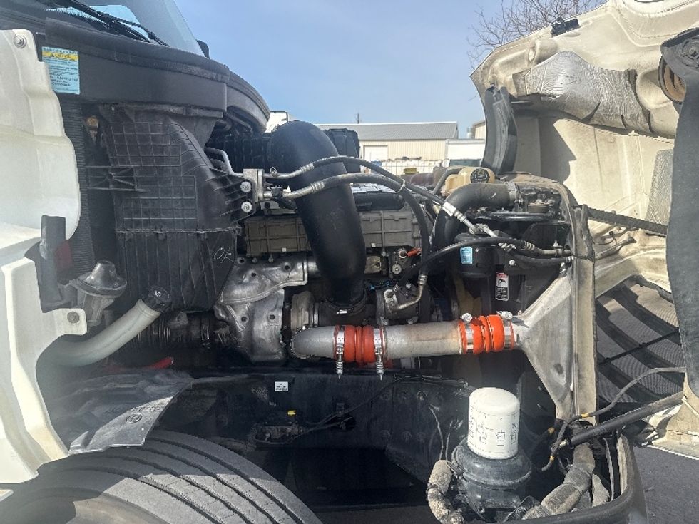 Day Cab Tractor-Heavy Duty Tractors-Freightliner-2019-T12664ST-Dallas-TX-528,078\n\t\tmiles-$ 38,500 - Image 15