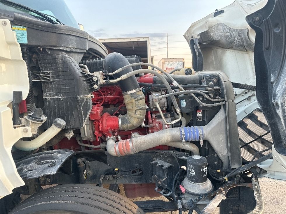 Day Cab Tractor-Heavy Duty Tractors-Freightliner-2019-T12664ST-Dallas-TX-65,173\n\t\tmiles-$ 66,000 - Image 15