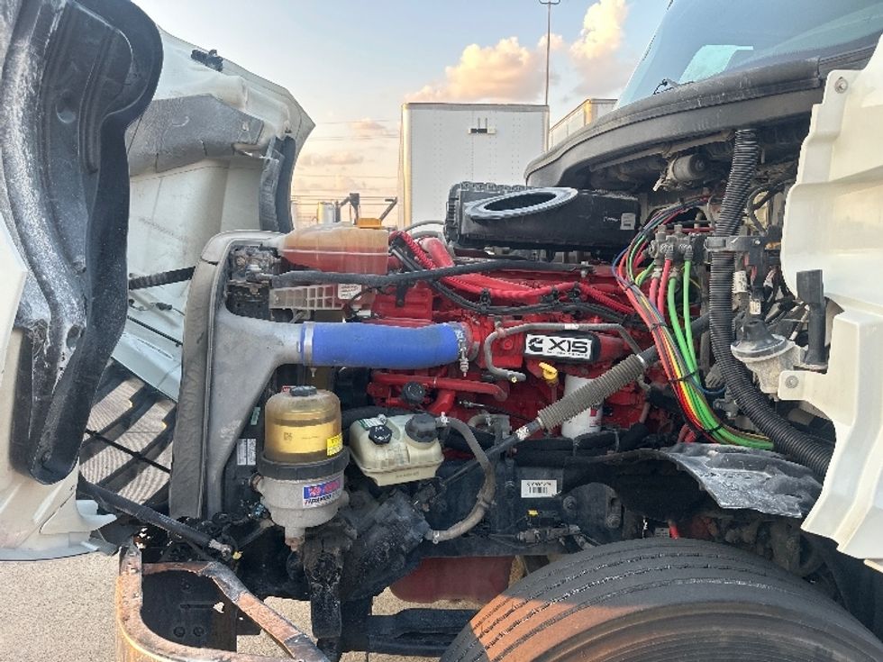 Day Cab Tractor-Heavy Duty Tractors-Freightliner-2019-T12664ST-Dallas-TX-65,173\n\t\tmiles-$ 66,000 - Image 16