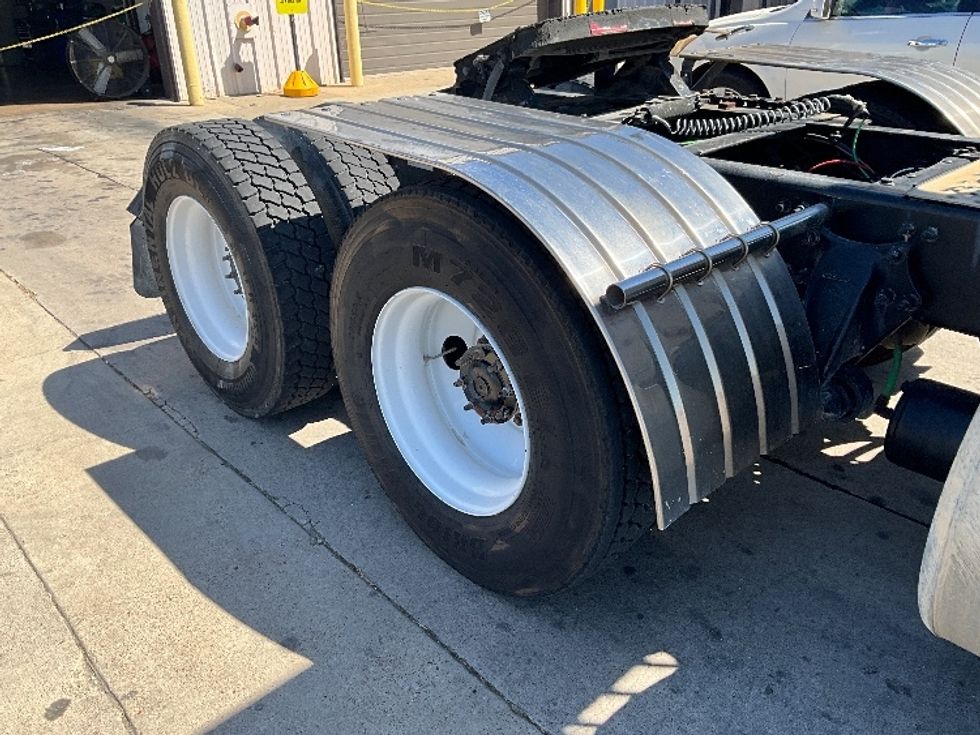 Day Cab Tractor-Heavy Duty Tractors-Freightliner-2019-T12664ST-Dallas-TX-65,173\n\t\tmiles-$ 66,000 - Image 21