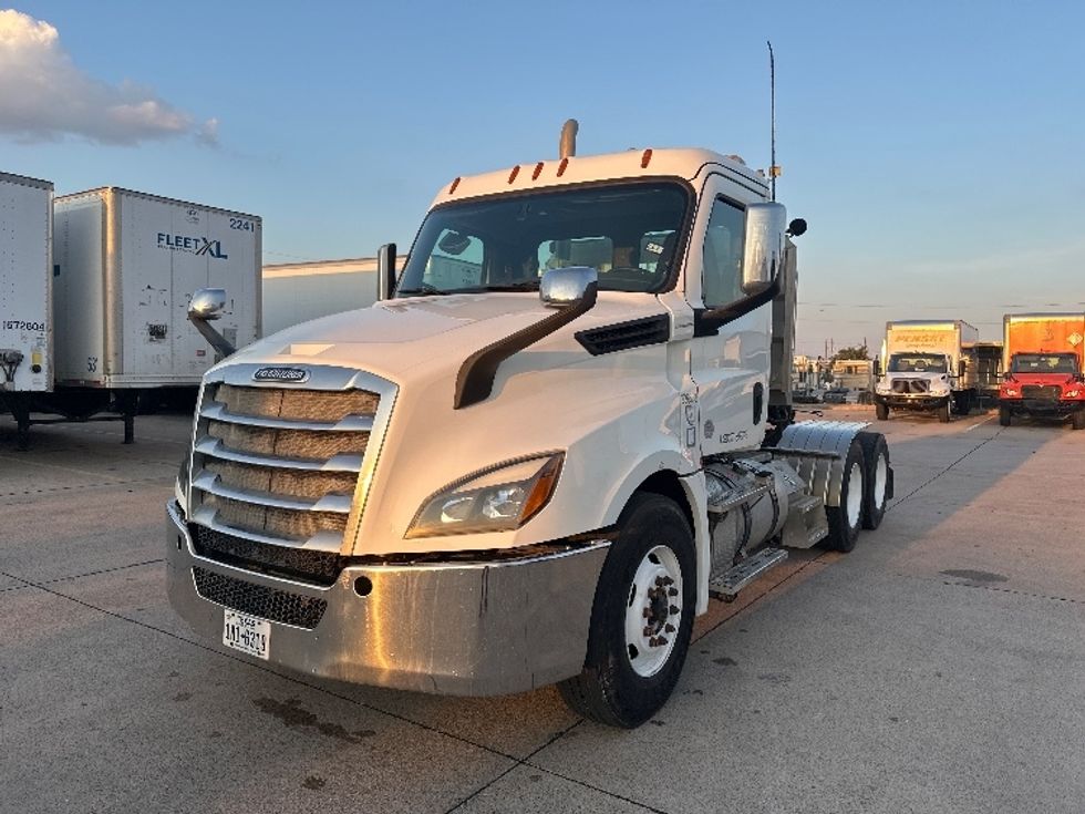 Day Cab Tractor-Heavy Duty Tractors-Freightliner-2019-T12664ST-Dallas-TX-65,173\n\t\tmiles-$ 66,000 - Image 3