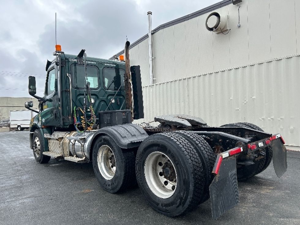 Day Cab Tractor-Heavy Duty Tractors-Freightliner-2019-T12664ST-Dartmouth-NS-386,750\n\t\tkm-$ 61,500 - Image 5