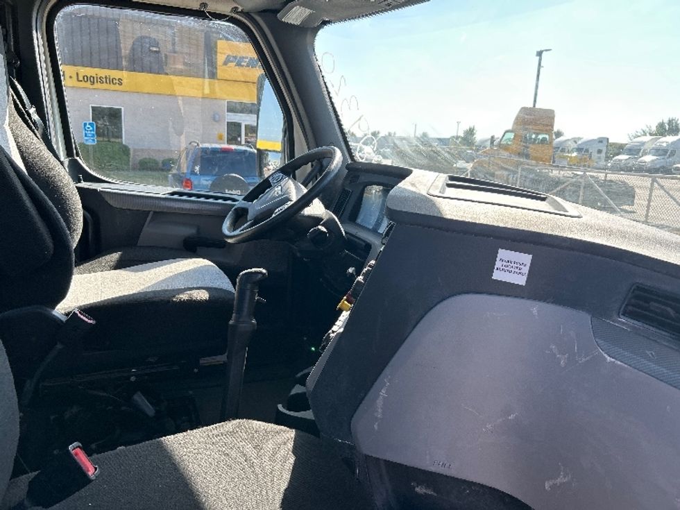 Day Cab Tractor-Heavy Duty Tractors-Freightliner-2019-T12664ST-Davenport-IA-167,668\n\t\tmiles-$ 56,000 - Image 14