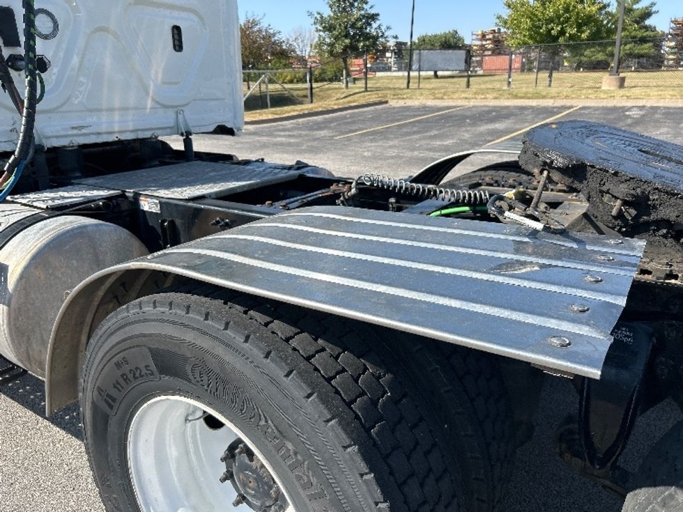 Day Cab Tractor-Heavy Duty Tractors-Freightliner-2019-T12664ST-Davenport-IA-167,668\n\t\tmiles-$ 56,000 - Image 18