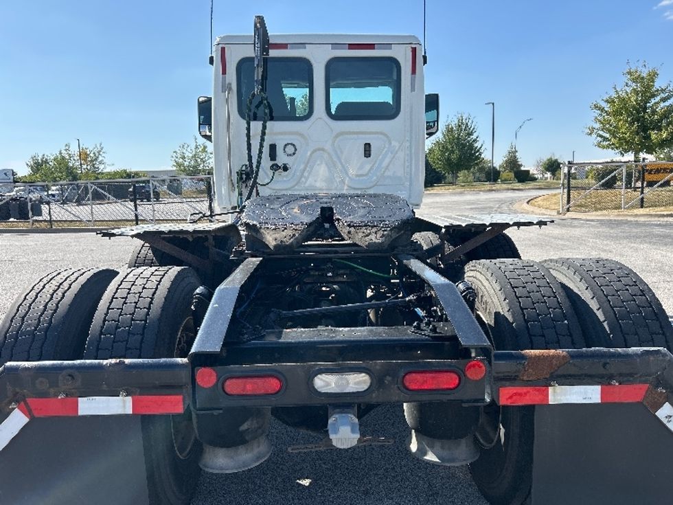 Day Cab Tractor-Heavy Duty Tractors-Freightliner-2019-T12664ST-Davenport-IA-167,668\n\t\tmiles-$ 56,000 - Image 6