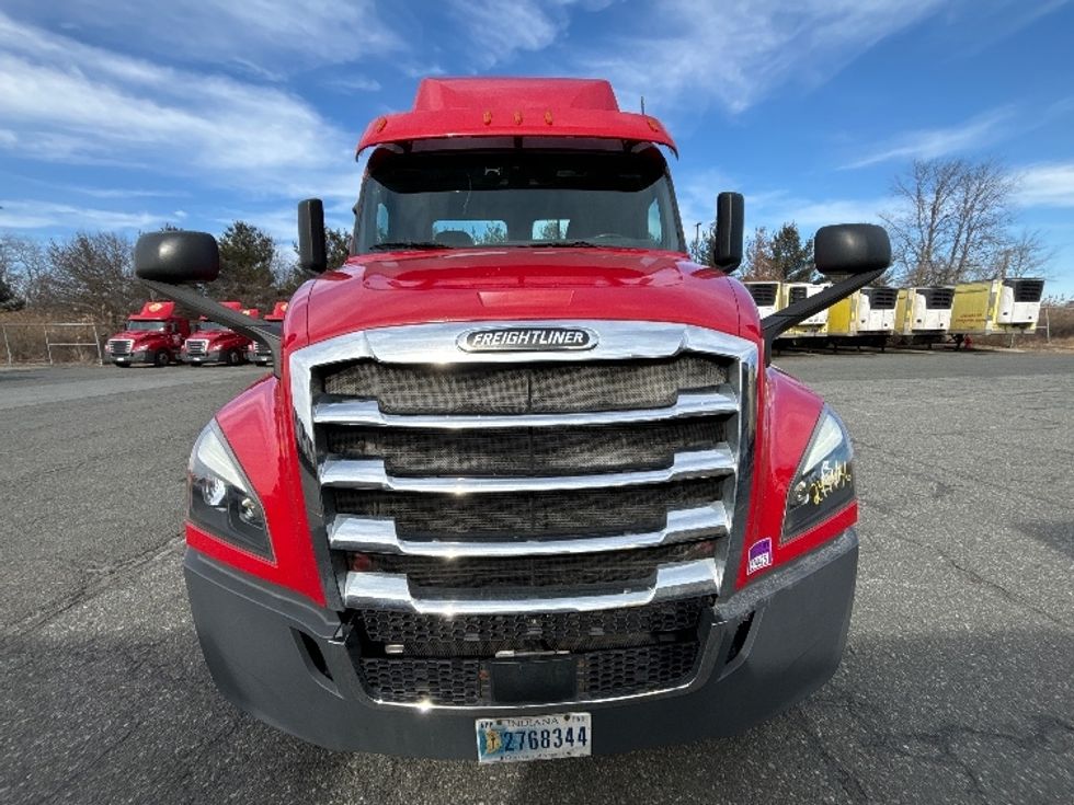 Day Cab Tractor-Heavy Duty Tractors-Freightliner-2019-T12664ST-Dayton-NJ-257,446\n\t\tmiles-$ 54,250 - Image 2