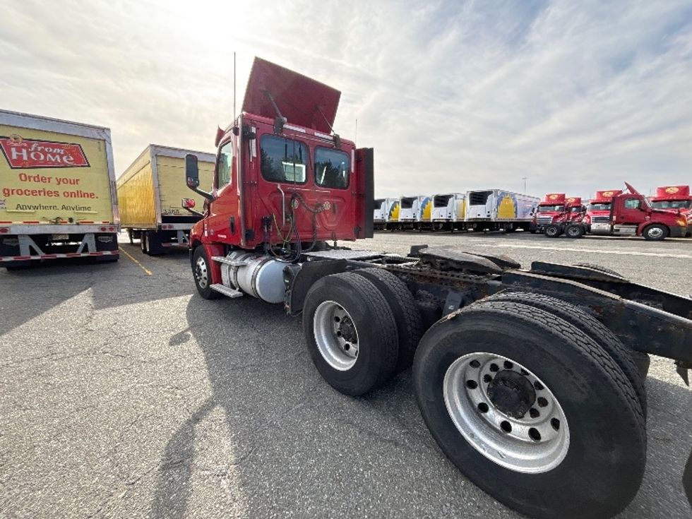 Day Cab Tractor-Heavy Duty Tractors-Freightliner-2019-T12664ST-Dayton-NJ-257,446\n\t\tmiles-$ 54,250 - Image 5