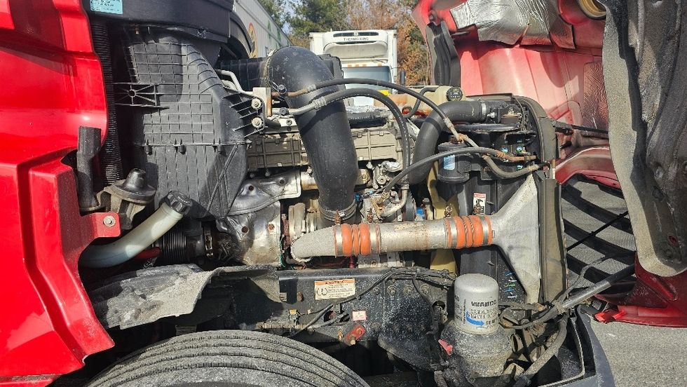 Day Cab Tractor-Heavy Duty Tractors-Freightliner-2019-T12664ST-Dayton-NJ-265,989\n\t\tmiles-$ 53,750 - Image 15