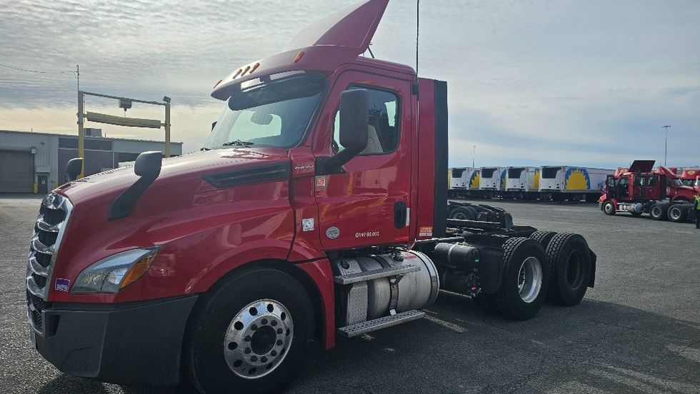 Day Cab Tractor-Heavy Duty Tractors-Freightliner-2019-T12664ST-Dayton-NJ-265,989\n\t\tmiles-$ 53,750 - Image 3