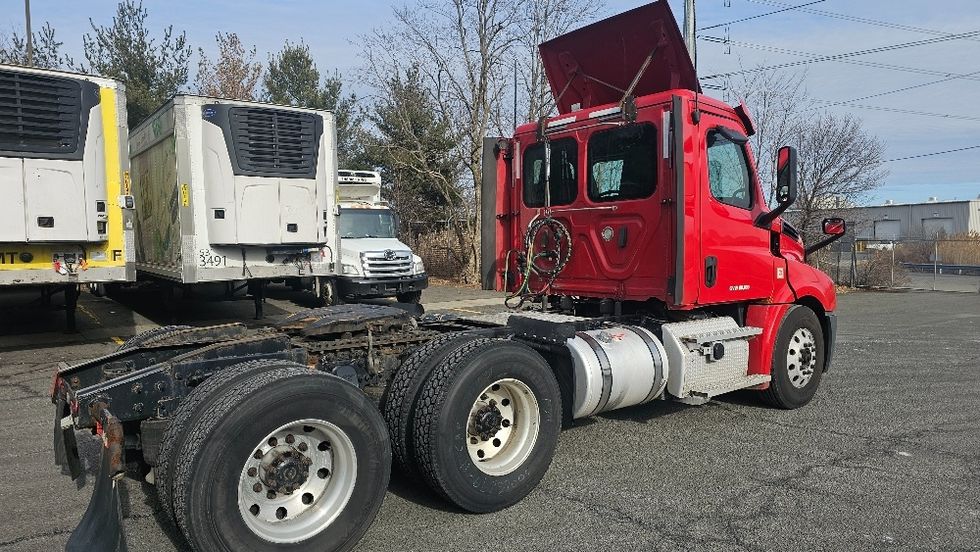 Day Cab Tractor-Heavy Duty Tractors-Freightliner-2019-T12664ST-Dayton-NJ-265,989\n\t\tmiles-$ 53,750 - Image 7