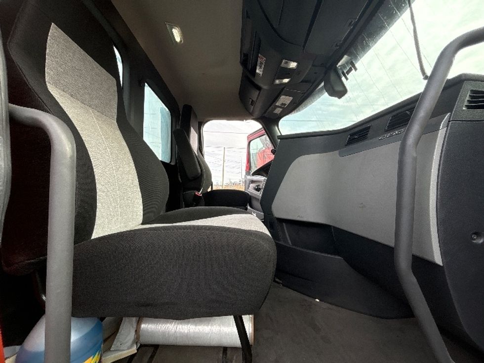 Day Cab Tractor-Heavy Duty Tractors-Freightliner-2019-T12664ST-Dayton-NJ-269,480\n\t\tmiles-$ 53,750 - Image 12