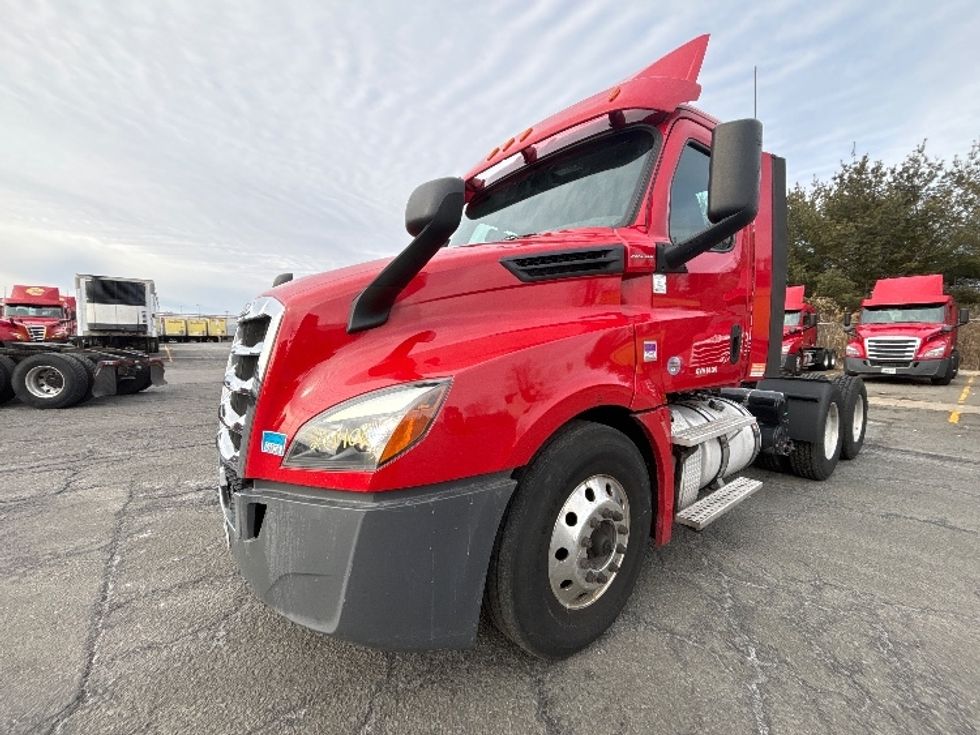 Day Cab Tractor-Heavy Duty Tractors-Freightliner-2019-T12664ST-Dayton-NJ-269,480\n\t\tmiles-$ 53,750 - Image 3