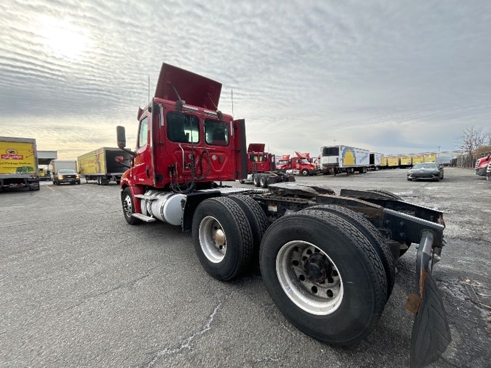 Day Cab Tractor-Heavy Duty Tractors-Freightliner-2019-T12664ST-Dayton-NJ-269,480\n\t\tmiles-$ 53,750 - Image 5