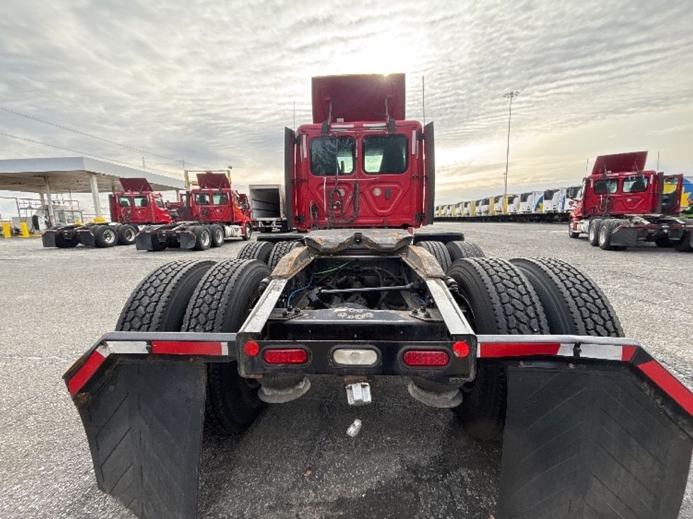 Day Cab Tractor-Heavy Duty Tractors-Freightliner-2019-T12664ST-Dayton-NJ-269,480\n\t\tmiles-$ 53,750 - Image 6
