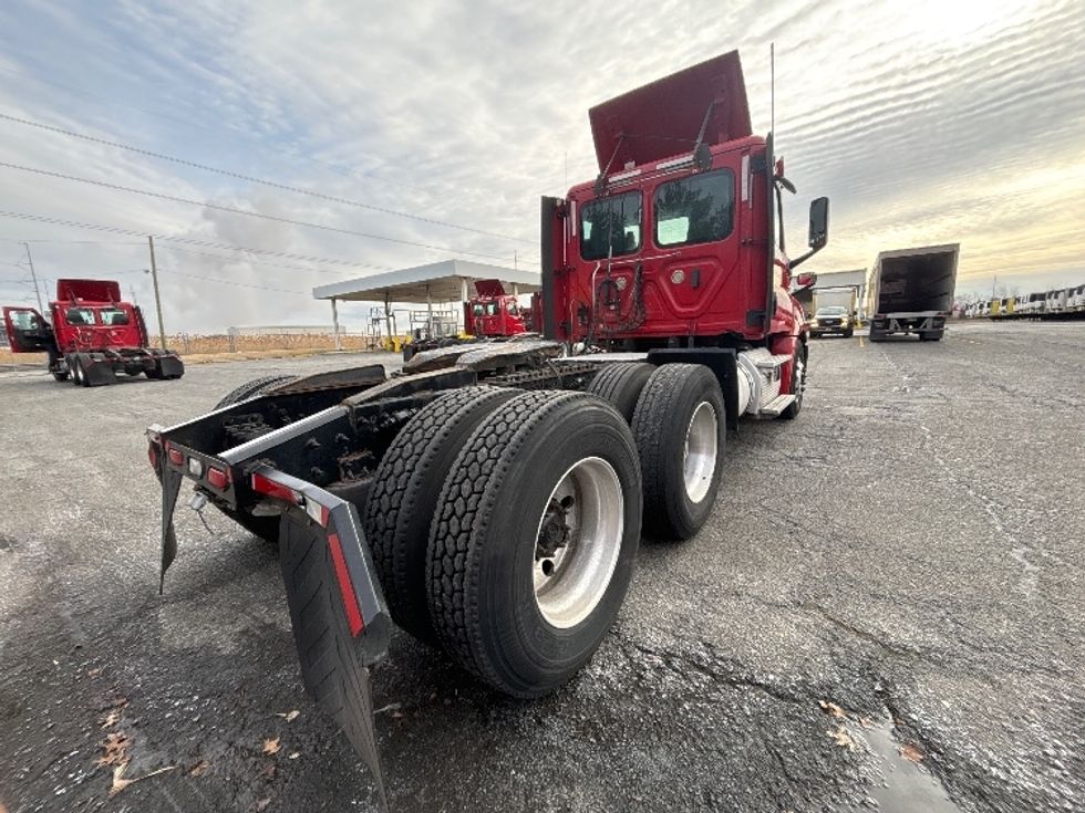 Day Cab Tractor-Heavy Duty Tractors-Freightliner-2019-T12664ST-Dayton-NJ-269,480\n\t\tmiles-$ 53,750 - Image 7