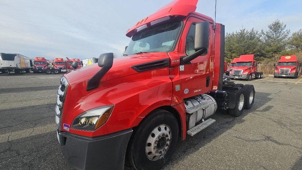 Day Cab Tractor-Heavy Duty Tractors-Freightliner-2019-T12664ST-Dayton-NJ-277,701\n\t\tmiles-$ 53,250 - Image 3