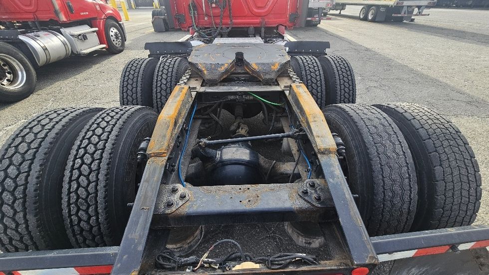 Day Cab Tractor-Heavy Duty Tractors-Freightliner-2019-T12664ST-Dayton-NJ-277,701\n\t\tmiles-$ 53,250 - Image 6