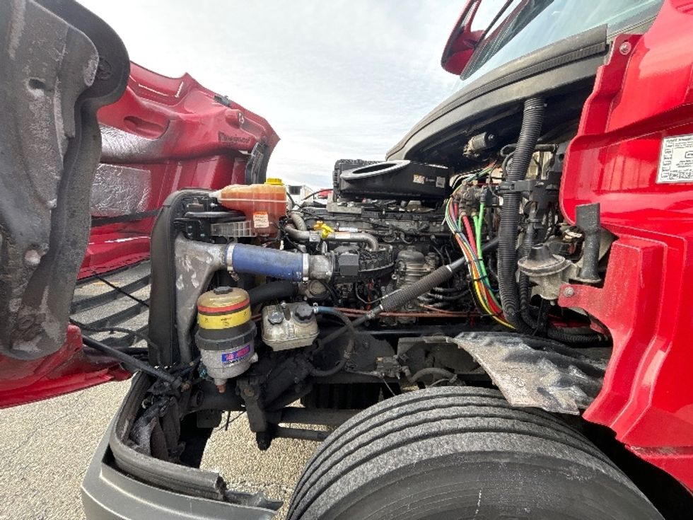 Day Cab Tractor-Heavy Duty Tractors-Freightliner-2019-T12664ST-Dayton-NJ-282,154\n\t\tmiles-$ 52,750 - Image 16