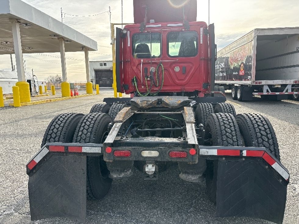 Day Cab Tractor-Heavy Duty Tractors-Freightliner-2019-T12664ST-Dayton-NJ-282,154\n\t\tmiles-$ 52,750 - Image 6