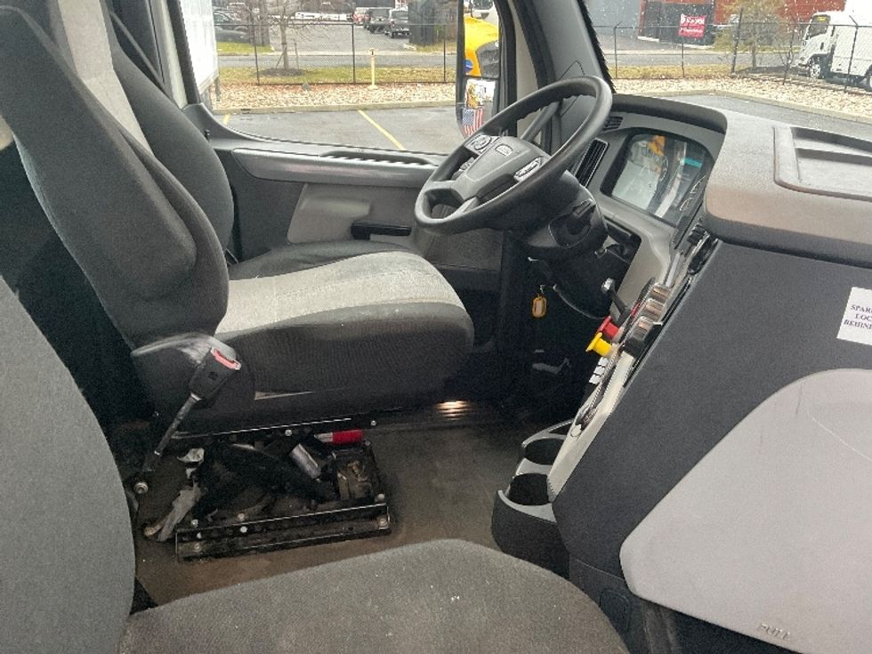 Day Cab Tractor-Heavy Duty Tractors-Freightliner-2019-T12664ST-Dayton-NJ-304,036\n\t\tmiles-$ 60,250 - Image 14