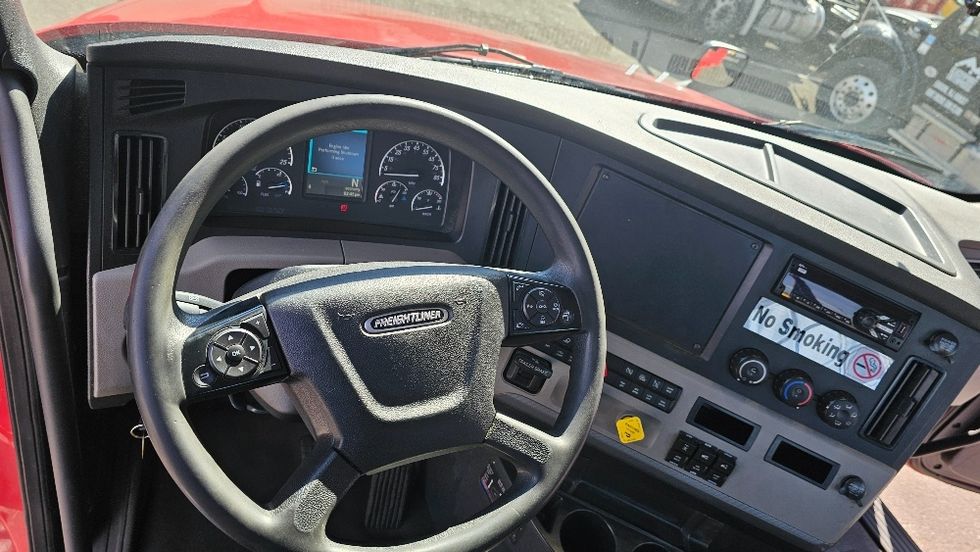 Day Cab Tractor-Heavy Duty Tractors-Freightliner-2019-T12664ST-Dayton-NJ-307,500\n\t\tmiles-$ 48,750 - Image 11