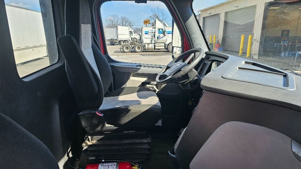 Day Cab Tractor-Heavy Duty Tractors-Freightliner-2019-T12664ST-Dayton-NJ-307,500\n\t\tmiles-$ 48,750 - Image 14