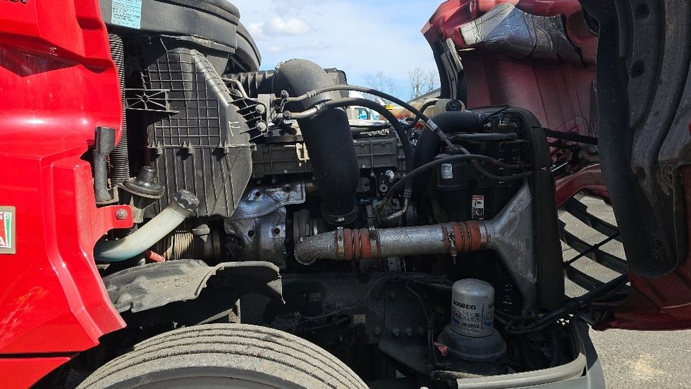 Day Cab Tractor-Heavy Duty Tractors-Freightliner-2019-T12664ST-Dayton-NJ-307,500\n\t\tmiles-$ 48,750 - Image 15