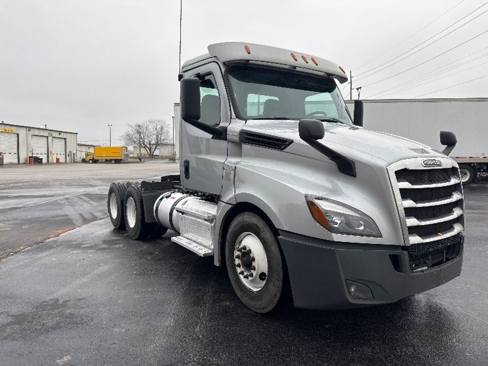 Day Cab Tractor-Heavy Duty Tractors-Freightliner-2019-T12664ST-Decatur-AL-289,274\n\t\tmiles-$ 48,000 - Image 1